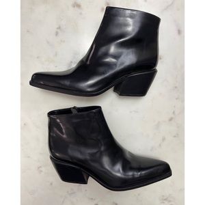 Vía Spiga leather booties made in Italy Sz 6.5